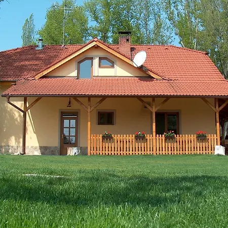 Penzion Apali Restaurant & *