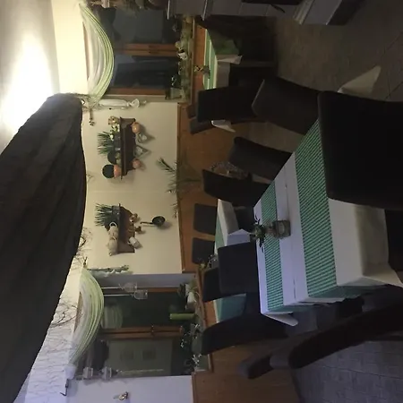 بيت ضيافة Apali Restaurant &